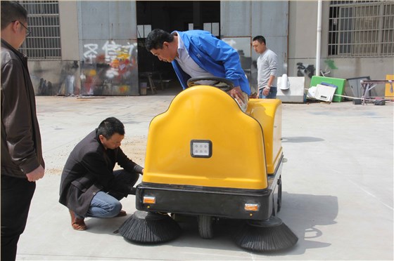 車間掃地機(jī)出現(xiàn)揚(yáng)塵該如何處理