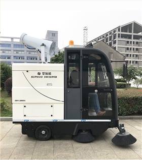 2000AW電動掃地車出貨3臺送往新疆某公園