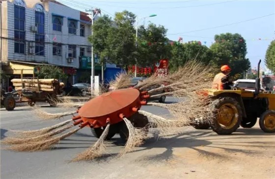 電動(dòng)掃地機(jī)在農(nóng)村環(huán)衛(wèi)的重要性