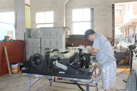 電動(dòng)掃地機(jī)廠家圣倍諾的夏季防暑降溫措施 電動(dòng)掃地機(jī)廠家圣倍諾的夏季防暑降溫措施