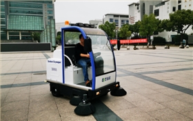 為什么要買電動(dòng)掃地車？