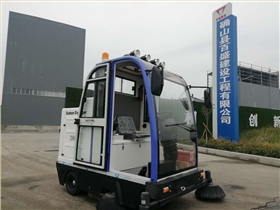 河南粉塵類企業(yè)選擇什么樣的電動(dòng)掃地車