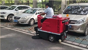 小型電動掃地車1200進駐浙江東陽某中學