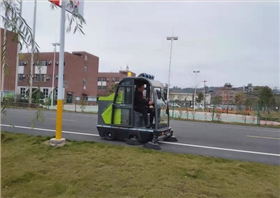 電動清掃車