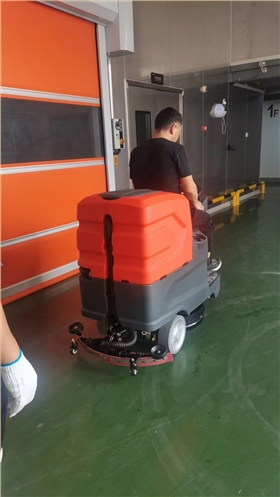 工廠車間洗地機(jī)一般在工廠車間使用時(shí)有什么好處？