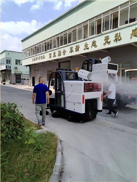 解決道路清掃難題，電動(dòng)清掃車助力高效作業(yè)