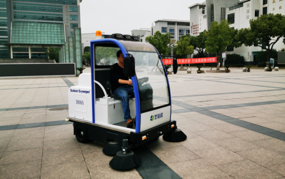 掃地車廠家相比經(jīng)銷商的優(yōu)勢