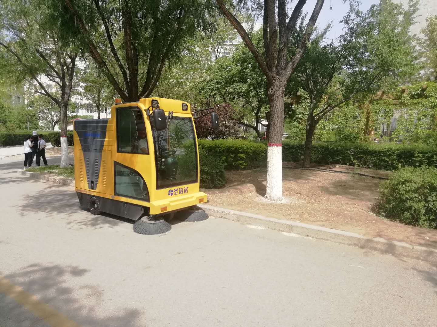 新農村道路清掃用的電動掃地車您選對了嗎