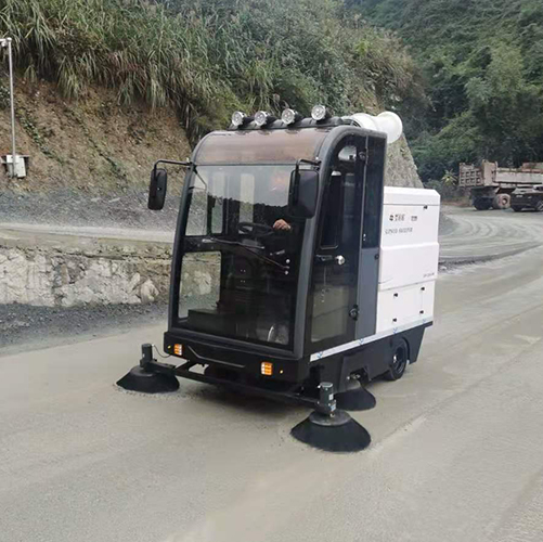 小型電動(dòng)掃地車(chē)清掃原理