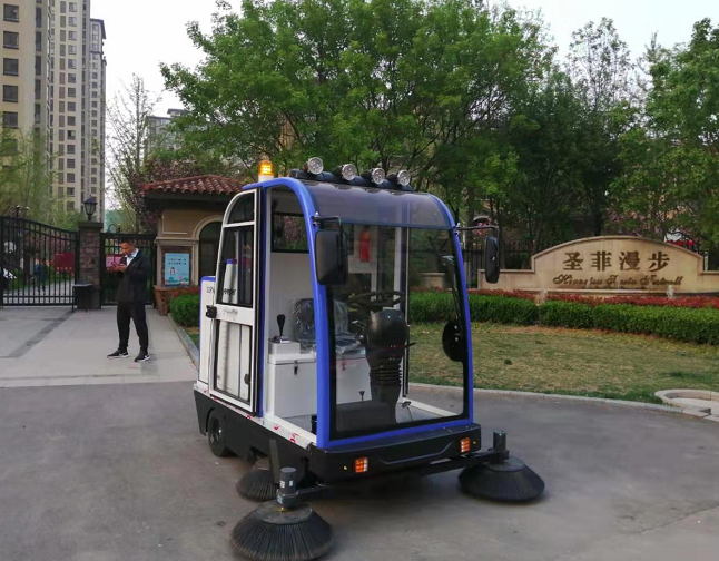 工廠和小區(qū)又該怎么去選電動(dòng)掃地車？