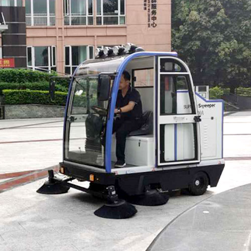 電動清潔掃地車