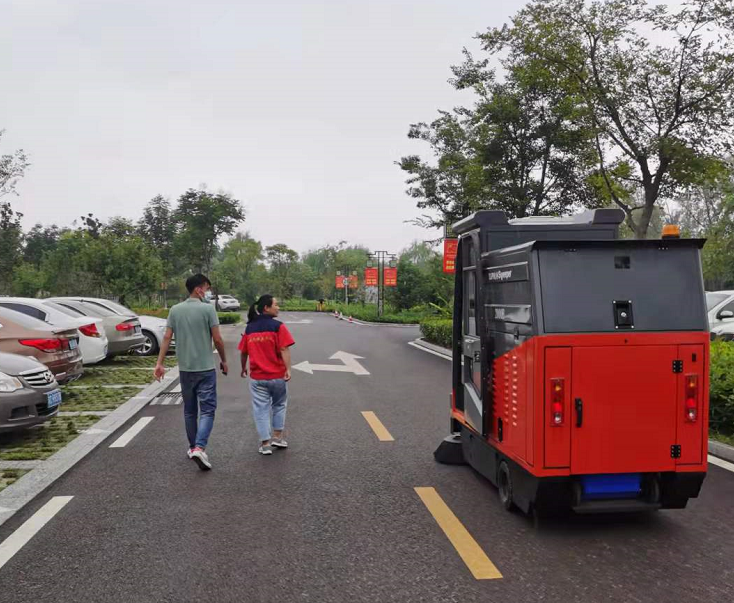 3臺全封閉電動掃地車2000B在徐州大屯能源股份有限公司交付成功