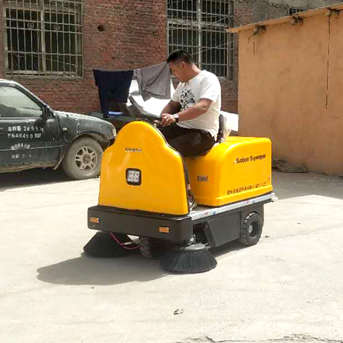 1400電動(dòng)掃地車適合室內(nèi)庫房車間清掃