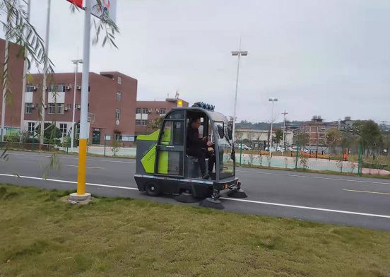 電動清掃車廠家告訴您如何正確采購清掃車