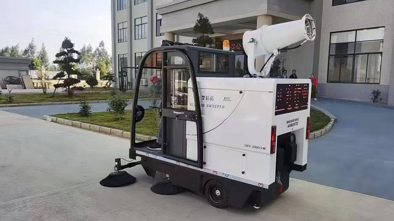 工廠掃地車：現(xiàn)代環(huán)保清潔的智能解決方案